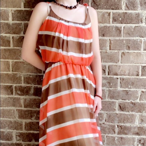 TANNED BEAUTY - Picture 9 of 11